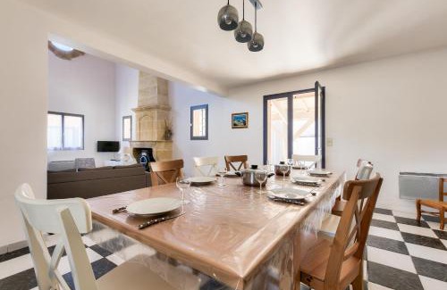 Ares House | 950m de la plage - Maison pour 10 avec piscine