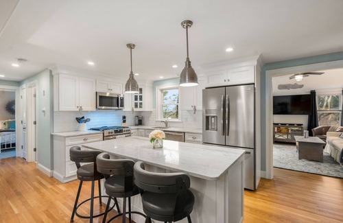 Sandwich House | 96 Knott Ave - Renovated 4BR home near Town Neck beach, pet-friendly!