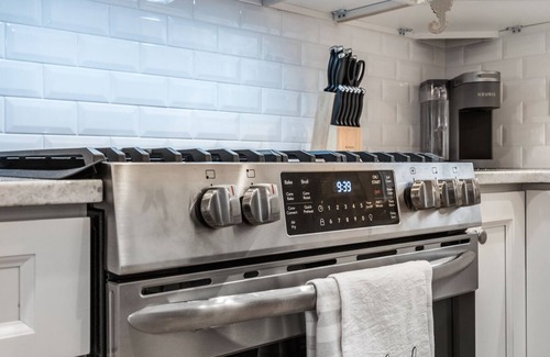 Sandwich House | 96 Knott Ave - Renovated 4BR home near Town Neck beach, pet-friendly!