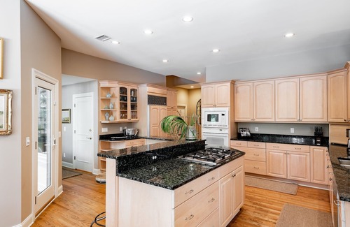Vanderhorst Plantation House | 97 Jackstay: Pool & Spa, Very Close to Beach, Beach Gear/Bike Credit