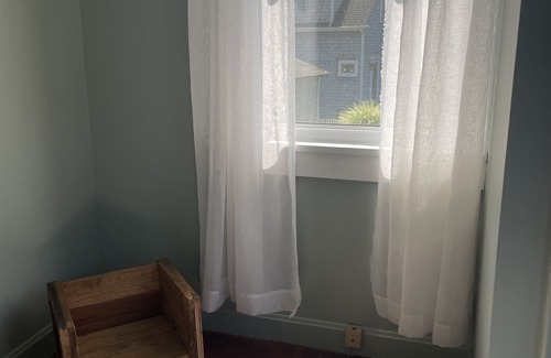 Mystic - New London Cottage | 97 Year Old Fishmongers Time Capsule