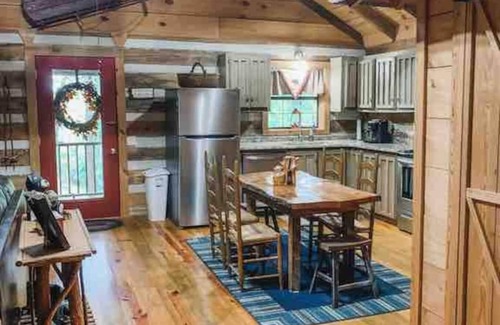 Mentone House | $99 August MidWeek SALE+Cabin+HotTub+Pet+GR8Coffee+NEW Bath