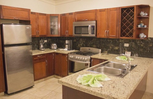 La Mulata Villa | 9BD guest-friendly complex with private pools, free bus to town, tennis court