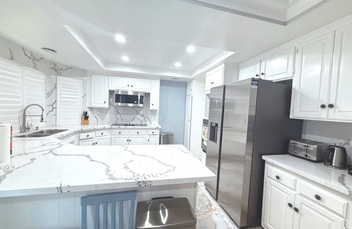 Fullerton House | 9BR Home Near Disney and Convention Center