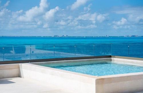 Isla Mujeres Apartment | 9BR Luxury Beachfront Penthouse w/Private Pool