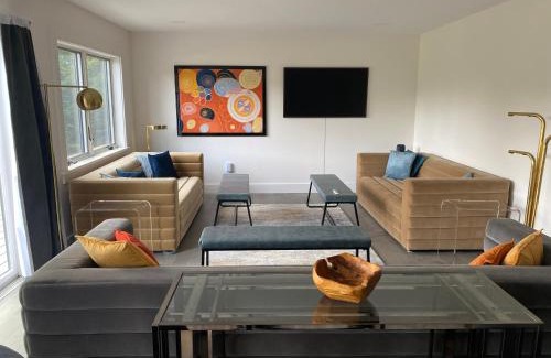 Bethlehem Cabin | 9FR Renovated home with beautiful views, large yard, dogs welcome!