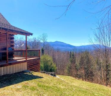 Franconia Ski Chalet | 9N Mountainside Cabin in Franconia Heights with Stunning Views!
