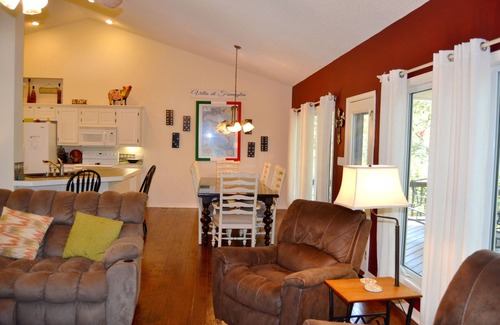 Hot Springs Village House | 9SalvLn | Lake Balboa Area | Home | Sleeps 10