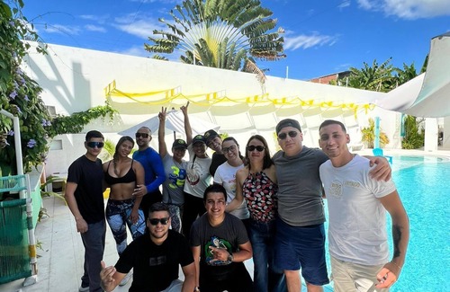 Ricaurte Villa | A 3 Horas de Bogotá Villa Hotel Boutique clima cálido piscina solo DICIEMBRE