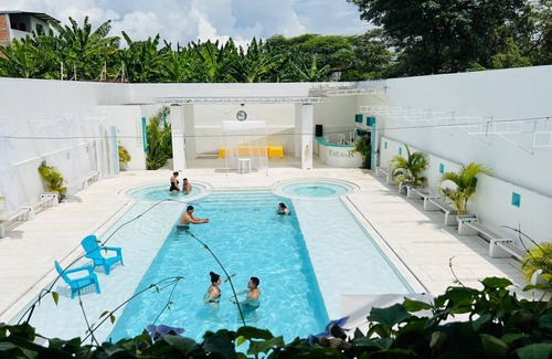 Ricaurte Villa | A 3 Horas de Bogotá Villa Hotel Boutique clima cálido piscina solo DICIEMBRE