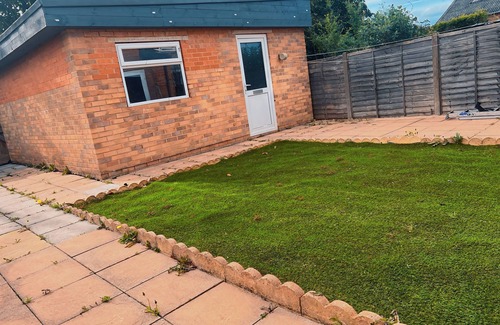 Borehamwood House | A 4-bed house, for families/groups seeking comfort. 45mins to central London.