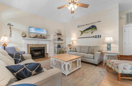 Litchfield by the Sea House | A 4 Bedroom House in Gated Litchfield By the Sea