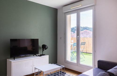 Cenon Apartment | A 5 min de Bordeaux centre - Terrasse - Pied du tram