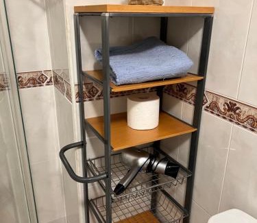 Hortaleza House | A 5 minutos de Ifema y 10 del aeropuerto, habitación y baño privado con entrada independiente