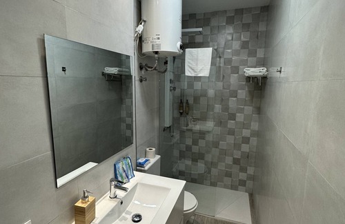 Los Tilos Apartment | ¡A 5 Minutos del Centro de Málaga! Apartamento Totalmente Equipado y Nuevo