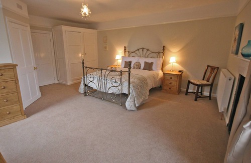 Rock Cottage | A 6 bedroom property set within 2 acres of mature gardens.