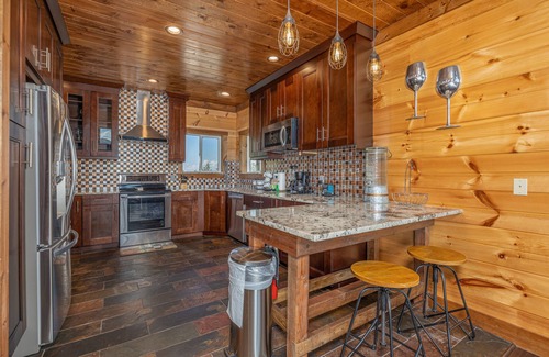 Chalet Village North Cabin | A+ Amazing Views