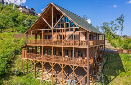 Chalet Village North Cabin | A+ Amazing Views