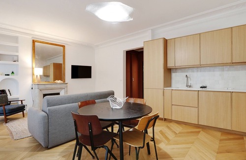6th Arrondissement Apartment | A Beautiful 2-BR/1BA in Saint Germain des Près