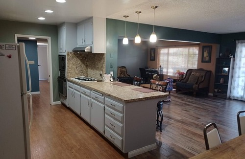 Greenacres House | A beautiful 3 bedrooms 2 Living rooms and 2 bathrooms