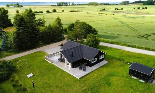 Skodshoved House | A Beautiful 8-Person Holiday Home, Just A 5-Minute Walk From The Sandy Beach