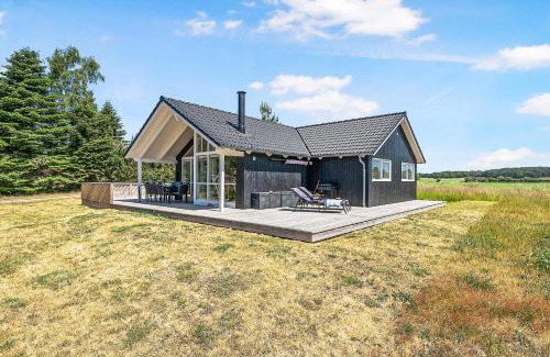 Skodshoved House | A Beautiful 8-Person Holiday Home, Just A 5-Minute Walk From The Sandy Beach