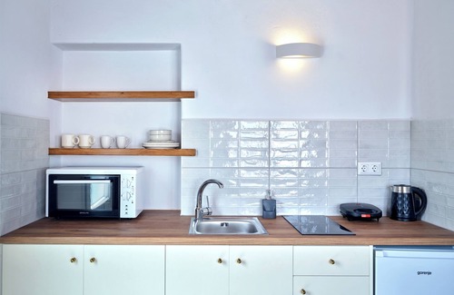 Lefkes Apartment | A beautiful and cosy studio with equipped kitchen in the heart of Lefkes Village