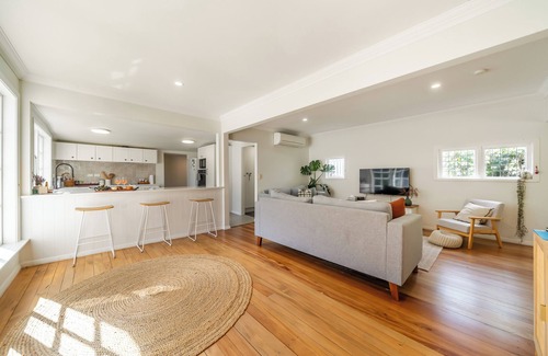 Pinehaven Cottage | A beautiful and tranquil house, perfect for a peaceful and relaxing getaway.
