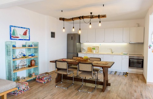 Paralia Villa | A beautiful destination that offers a stunning view of The Aegean sea