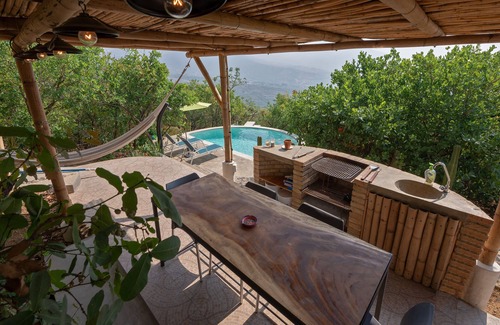 Oaxaca Apartment | A beautiful loft in nature but close to the city, with pool/streamer