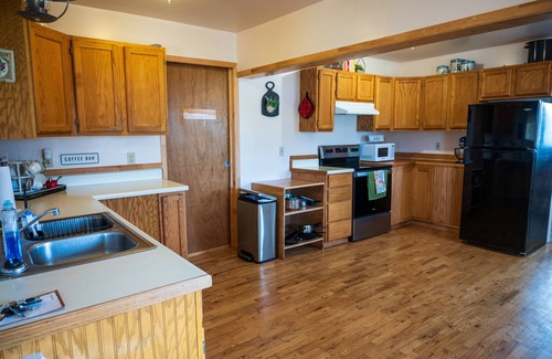 Almont House | A beautiful mountain getaway, great location, many outdoor opportunities!