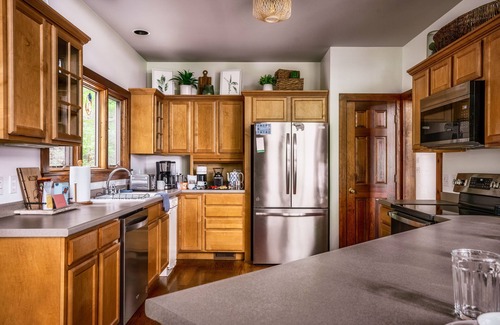 Townsend Cabin | A beautiful, peaceful Smoky Mountain retreat with views. Sleeps 14.
