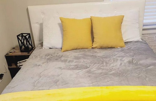Lynchburg House | A beautiful room closer to LU