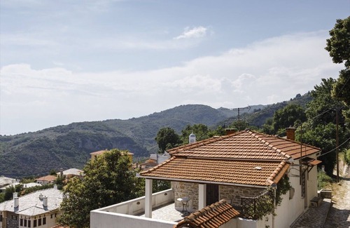 Mileai Villa | A beautiful two building villa with an extraordinary view to the sea!