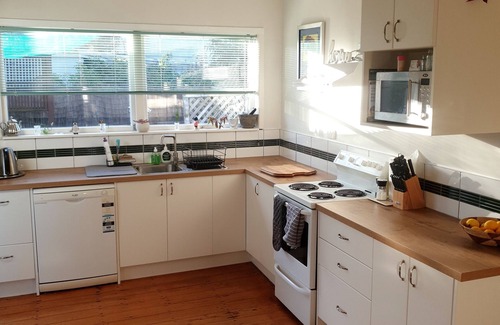 Haumoana House | A beautiful Villa with a spacious garden, only1 minute walk to beach !