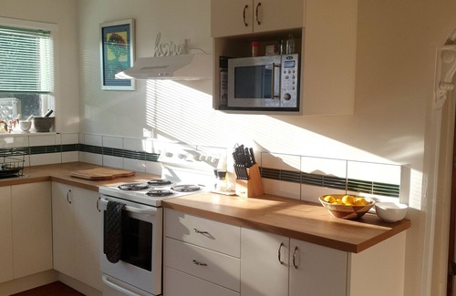 Haumoana House | A beautiful Villa with a spacious garden, only1 minute walk to beach !