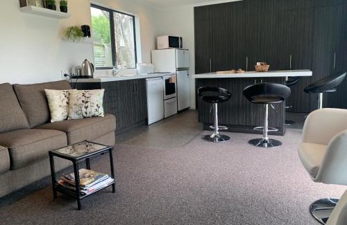 Te Anau House | A Beauty on Bligh St Te Anau