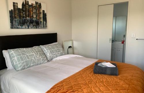 Te Anau House | A Beauty on Bligh St Te Anau