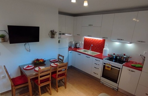 Akovitika Apartment | A beutiful apartment with garden in queit place!