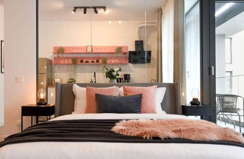 Aviatiei Apartment | A BLUSH OF PINK | Stunning Aviatiei Studio