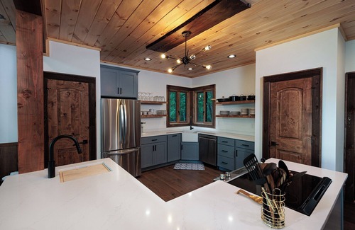 Almond Cabin | A Bougie Basecamp - Your Luxe Launchpad for Smoky Mountain Adventures!