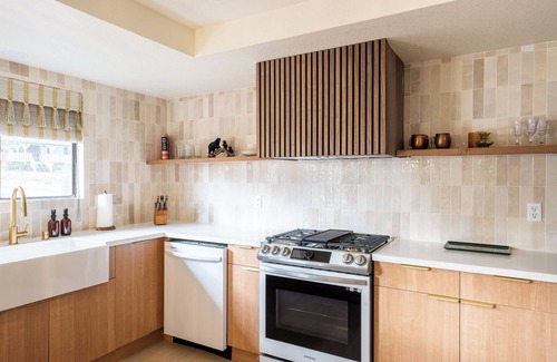 Whispering Forest Cabin | A/C ! EV Charging- Hot Tub - Gas Fire Pit - Gameroom - Modern Décor!