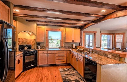 Pagosa Springs Cabin | A/C, Hot Tub, Close to everything, Pet friendly!