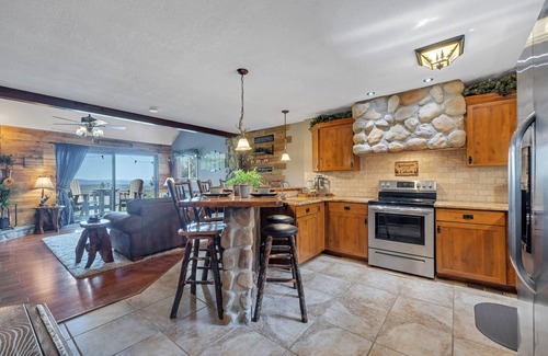 Village at Camelback House | A+ Camelback STELLAR MOUNTAINTOP VIEW SKI ON/OFF -Waterparks-Tubing-Pool-Zipline