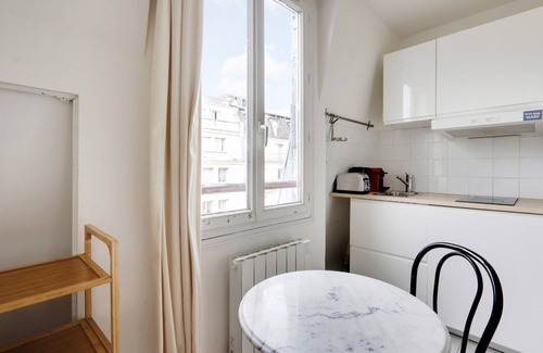 Saint-Vincent-de-Paul Apartment | A Canal St Martin Lovely Room