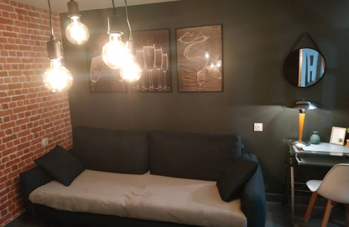 Epernay Apartment | A CAP FOR 4! Near train station and town center