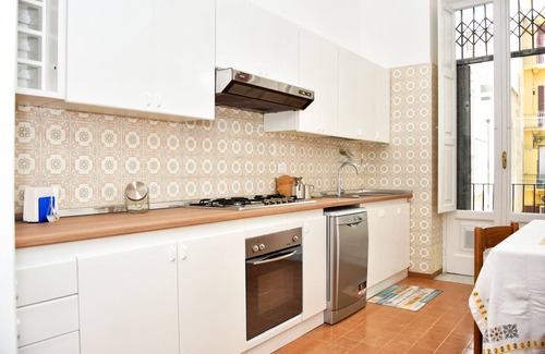 Bari City Centre Apartment | A Casa DEI Nonni Comodo e Spazioso Appartamento di Fronte al Mare