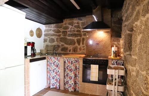 Ponteareas House | A Casa do Fona
