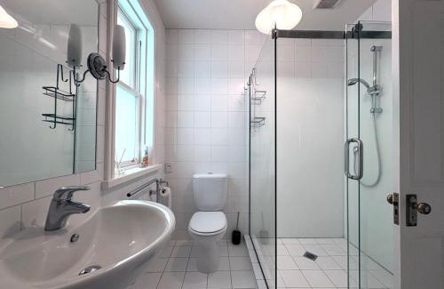 Te Aro Apartment | A Central City Historic Escape
