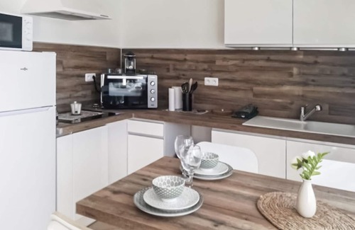 Saint-Martin-de-Crau Apartment | A charming apartment with separate entrance at the foot of the Alpille and at the gates of the Camar